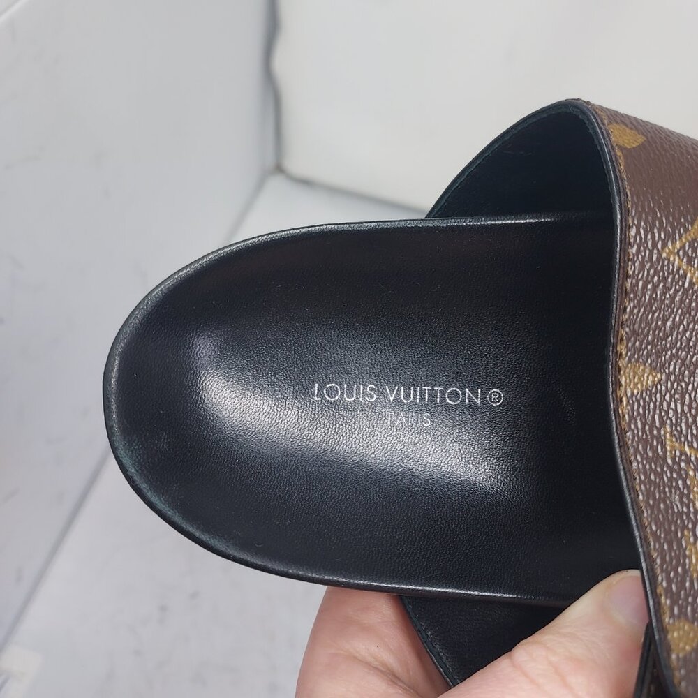 Louis Vuitton Brown Buckle Bom Dia Monogram Flat Slide Sandal - Picture 4 of 15